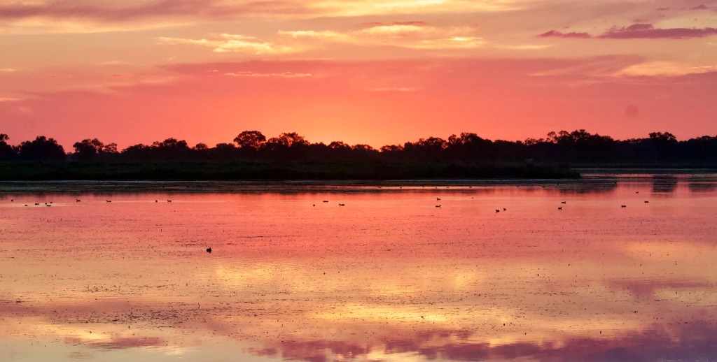 Sunset Gum Bend Lake Condobilin NSW